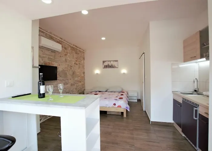 Danijela Διαμέρισμα *